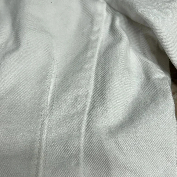 White jean jacket, PTP 19”Silver grommets,fray,crop,
Hook& clasp,boho,festival - Picture 15 of 17